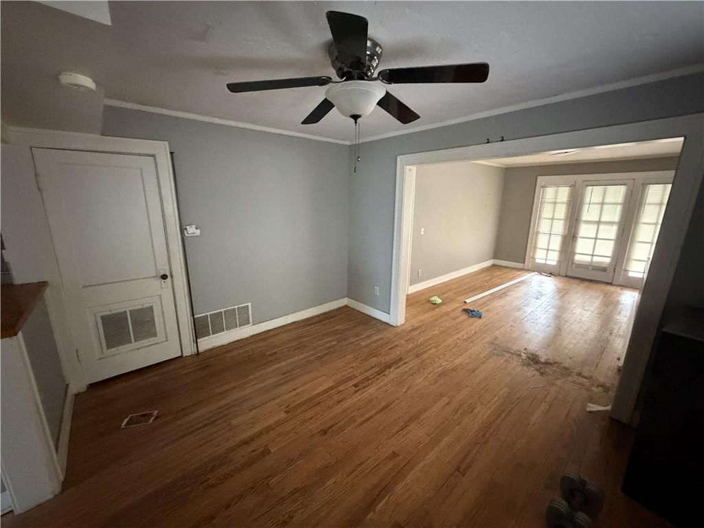 2734 Charlotte Street — photo 40
