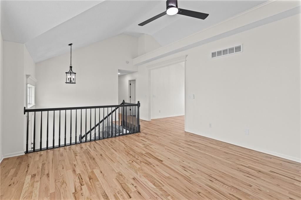 1106 Creekside Court — photo 4