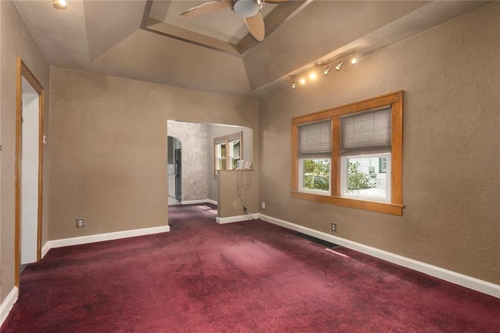 637 S Huttig Avenue — photo 2