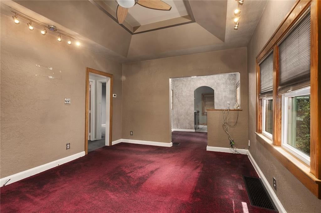 637 S Huttig Avenue — photo 3
