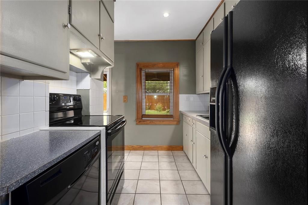 637 S Huttig Avenue — photo 7