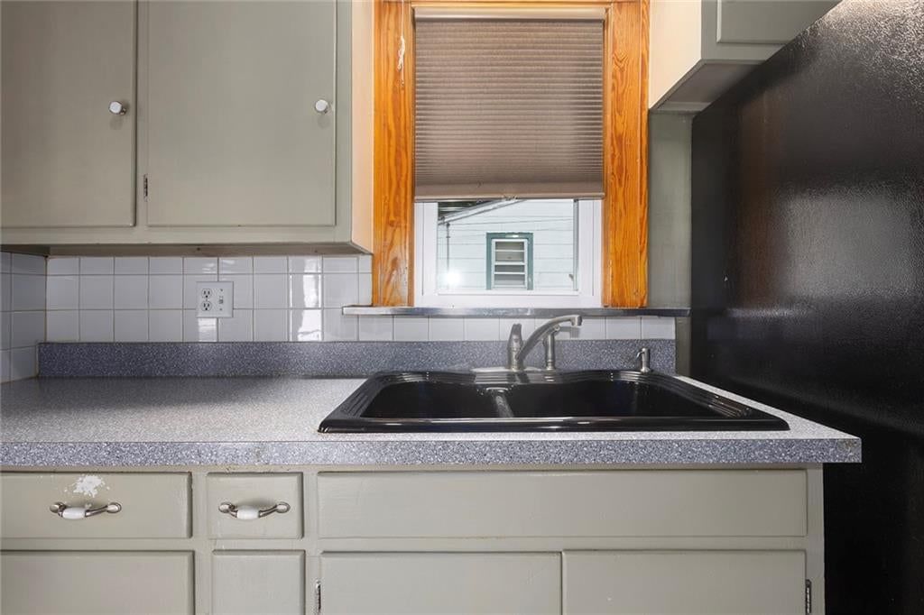 637 S Huttig Avenue — photo 9