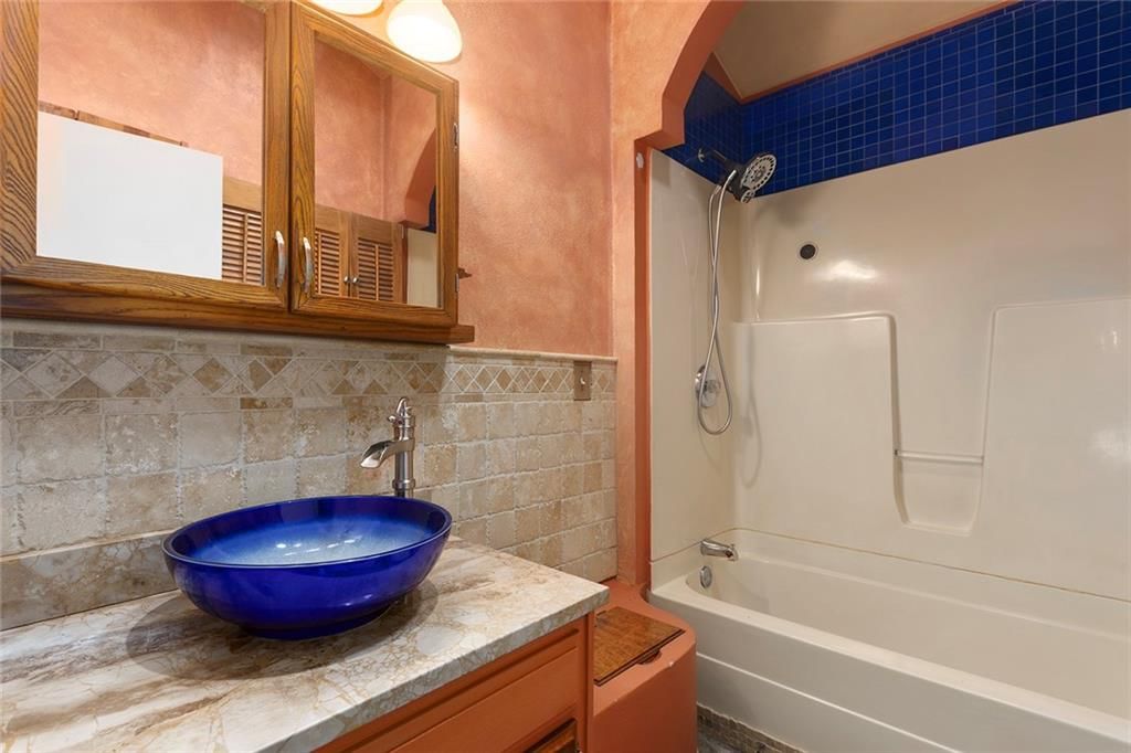637 S Huttig Avenue — photo 12