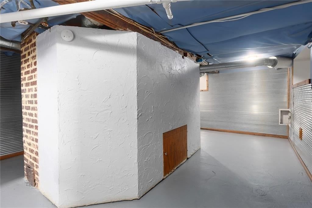 637 S Huttig Avenue — photo 16
