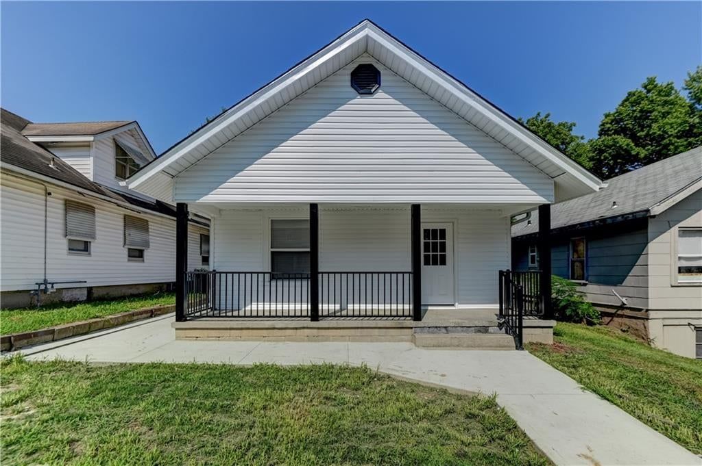 1540 Poplar Avenue — photo 3