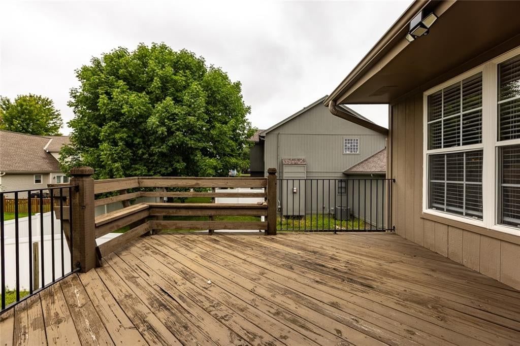 9918 N Highland Place — photo 27