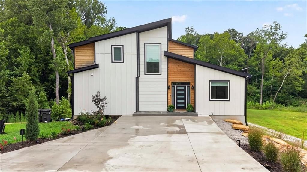 8395 NW Baker Circle — photo 1