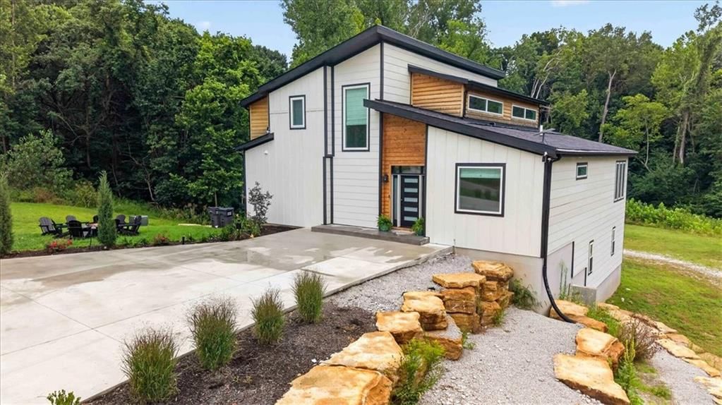8395 NW Baker Circle — photo 3