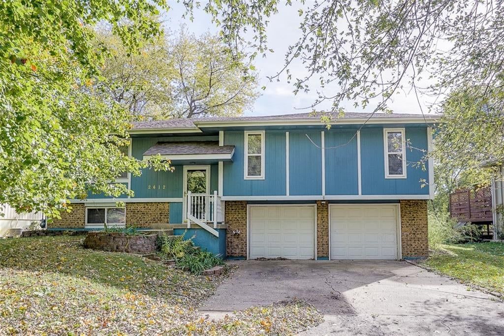 2412 SW 2nd Terrace, Blue Springs, MO