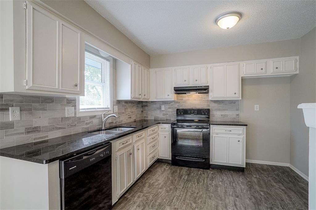 2412 SW 2nd Terrace — photo 8