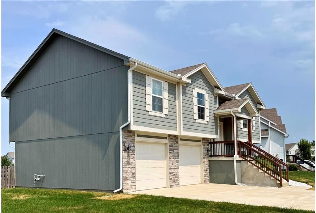 701 SE Juniper Drive — photo 2
