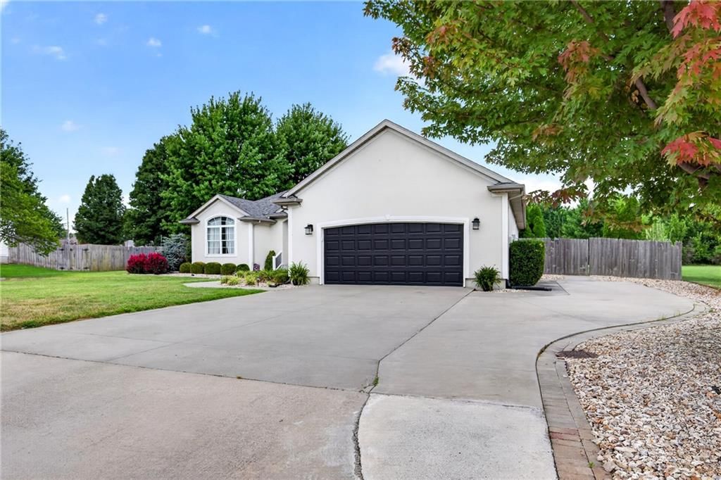 1203 Cedar Crest Drive — photo 6