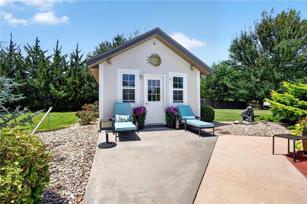 1203 Cedar Crest Drive — photo 17