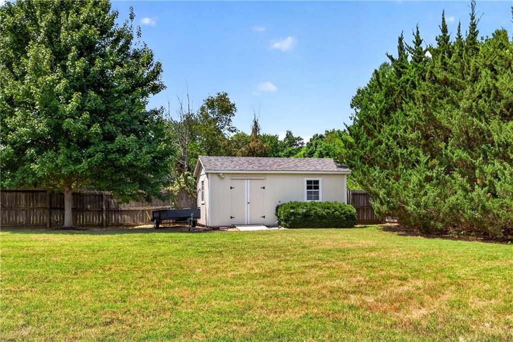1203 Cedar Crest Drive — photo 20