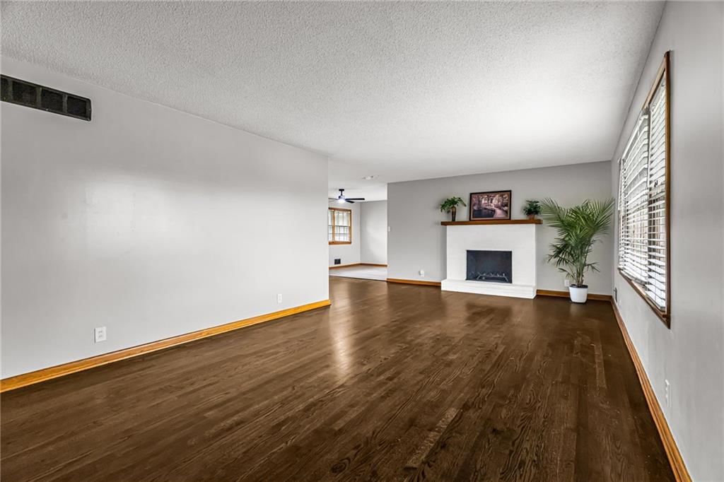 4930 Waverly Avenue — photo 3