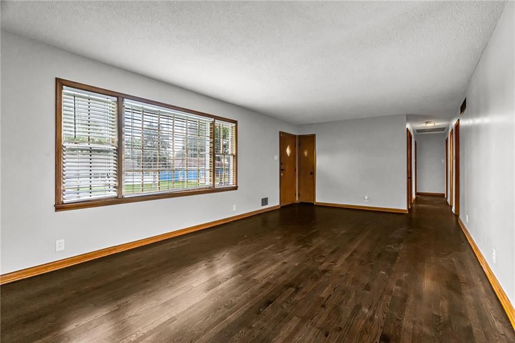 4930 Waverly Avenue — photo 4