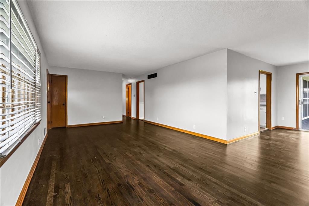 4930 Waverly Avenue — photo 5