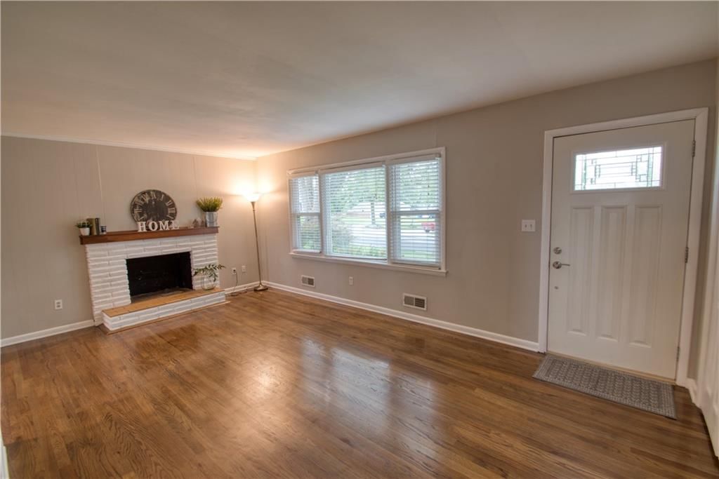 9104 W 69th Street — photo 3