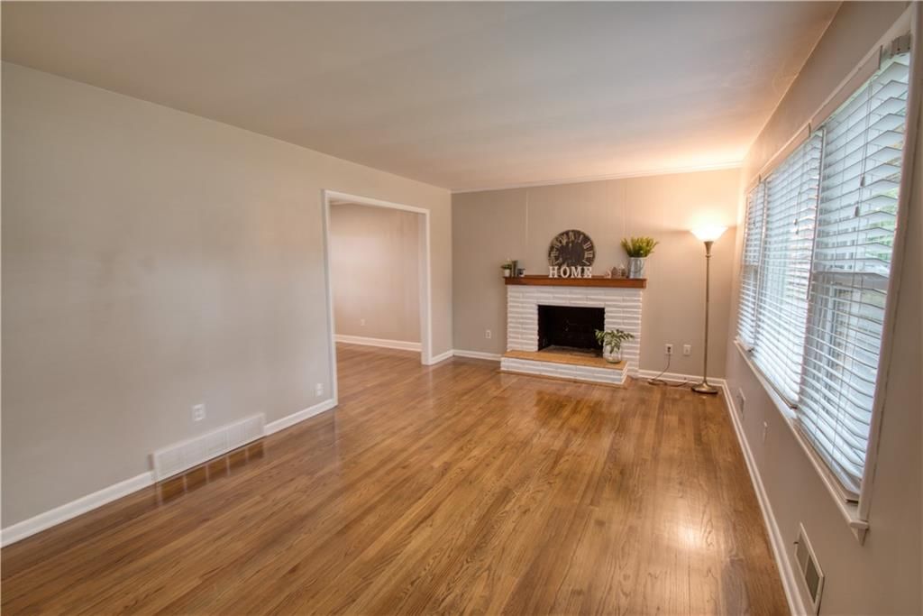 9104 W 69th Street — photo 4