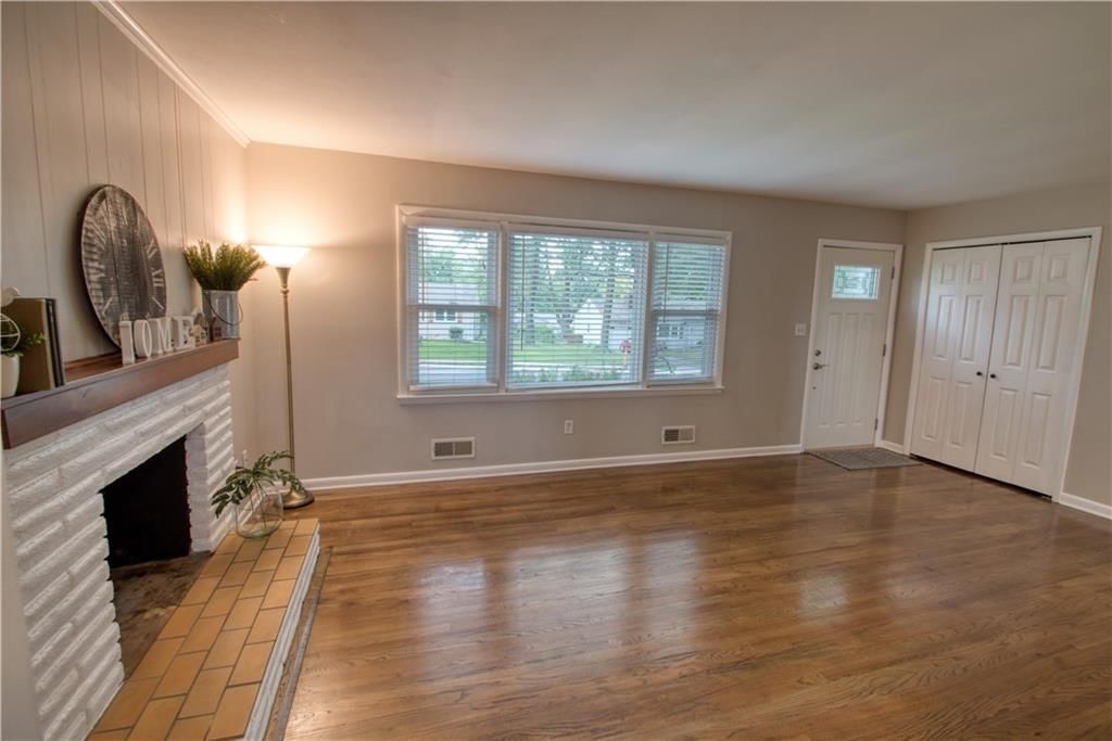 9104 W 69th Street — photo 5
