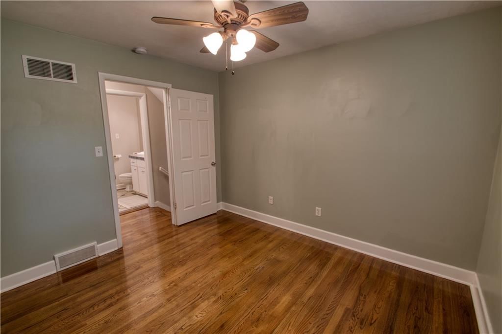 9104 W 69th Street — photo 17