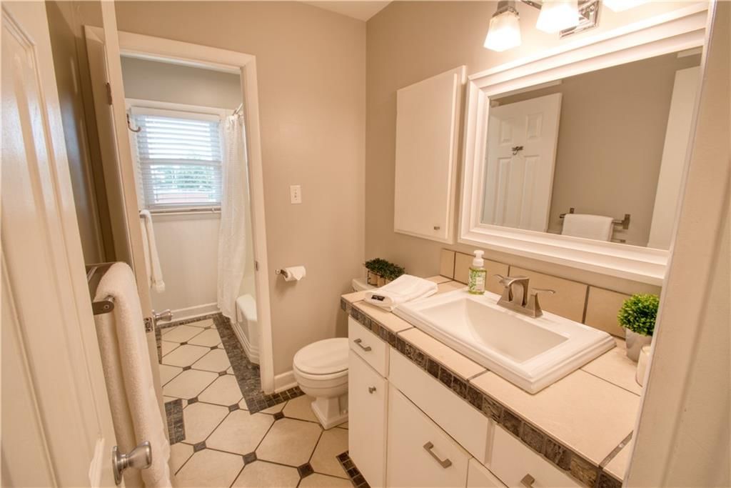 9104 W 69th Street — photo 18