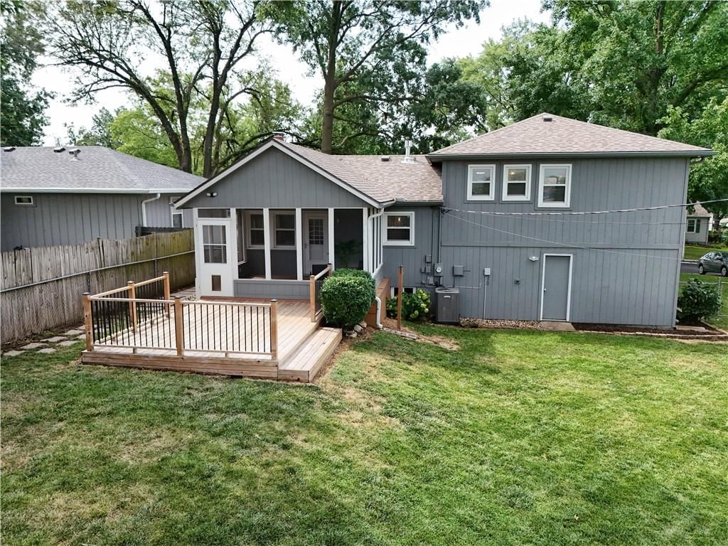 9104 W 69th Street — photo 21