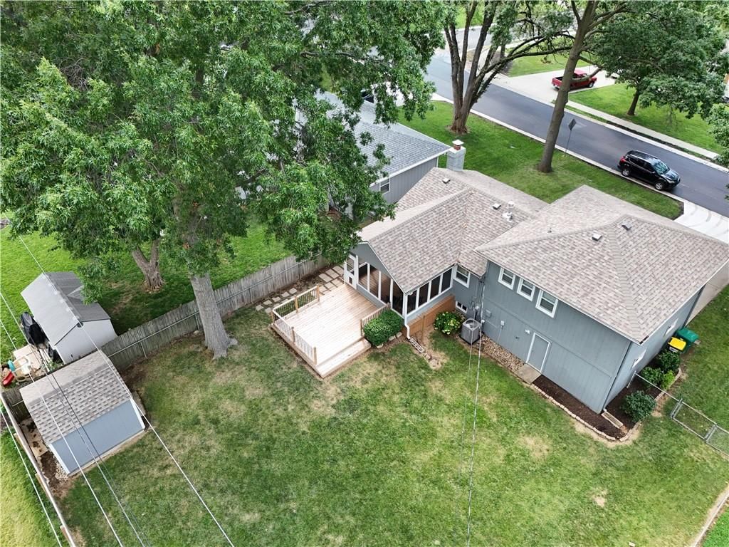 9104 W 69th Street — photo 22