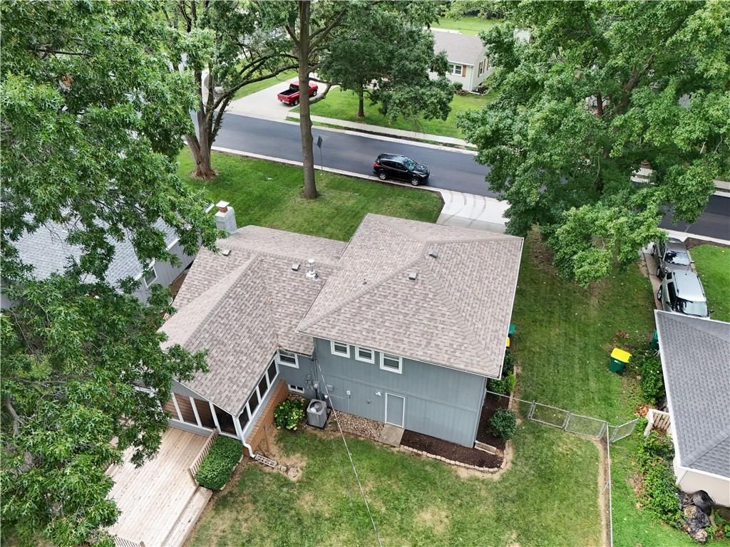 9104 W 69th Street — photo 23