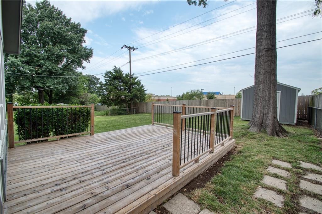 9104 W 69th Street — photo 26