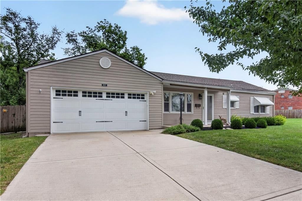 8217 Barkley Lane — photo 32