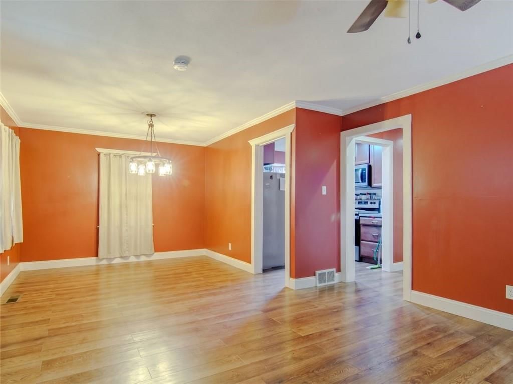 103 E Myrtle Street E — photo 9