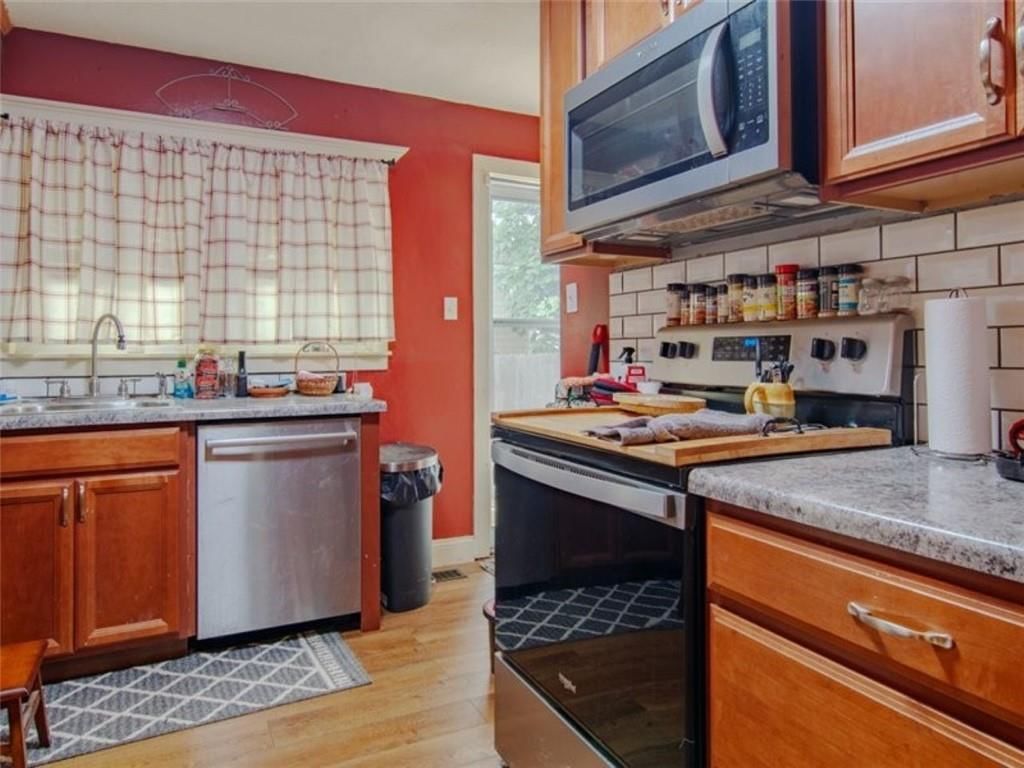 103 E Myrtle Street E — photo 11