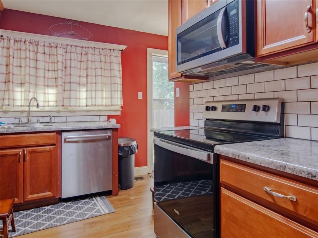 103 E Myrtle Street E — photo 12