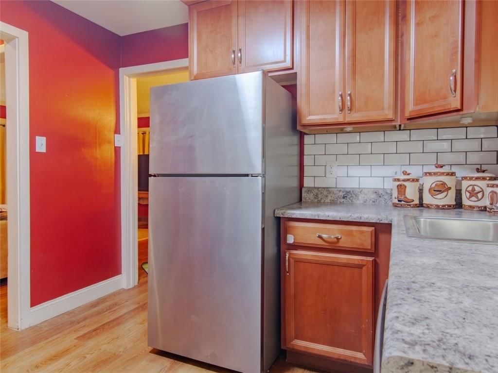 103 E Myrtle Street E — photo 14