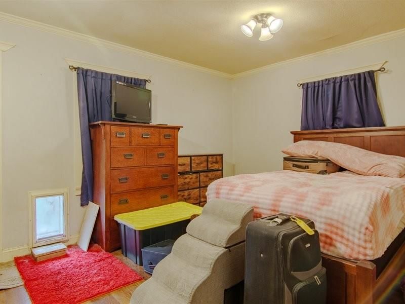 103 E Myrtle Street E — photo 17