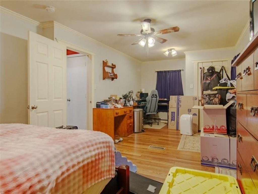 103 E Myrtle Street E — photo 20