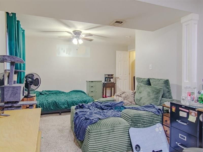 103 E Myrtle Street E — photo 24