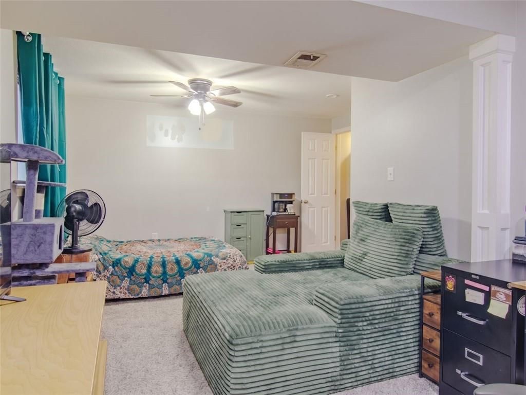 103 E Myrtle Street E — photo 25