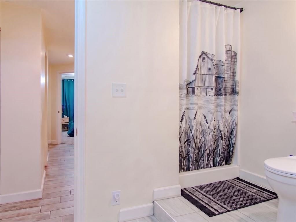 103 E Myrtle Street E — photo 27