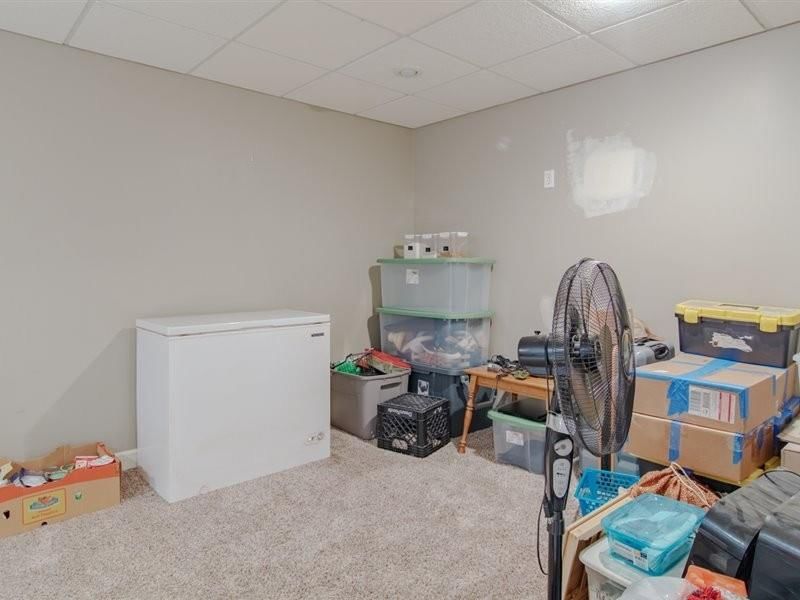 103 E Myrtle Street E — photo 33