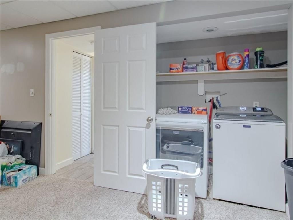 103 E Myrtle Street E — photo 34