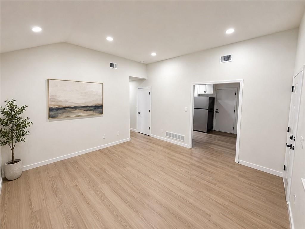 680 N PINE Street — photo 4