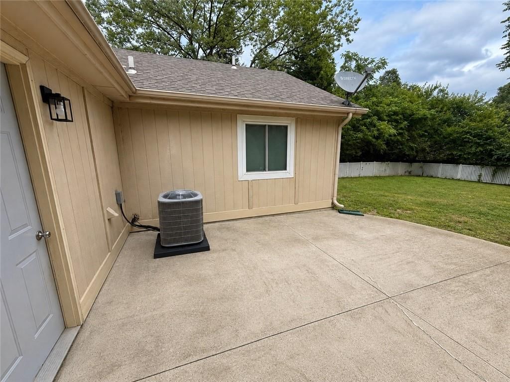 680 N PINE Street — photo 18