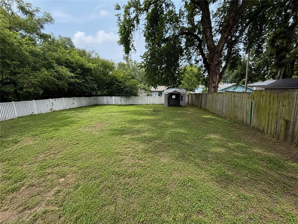 680 N PINE Street — photo 20
