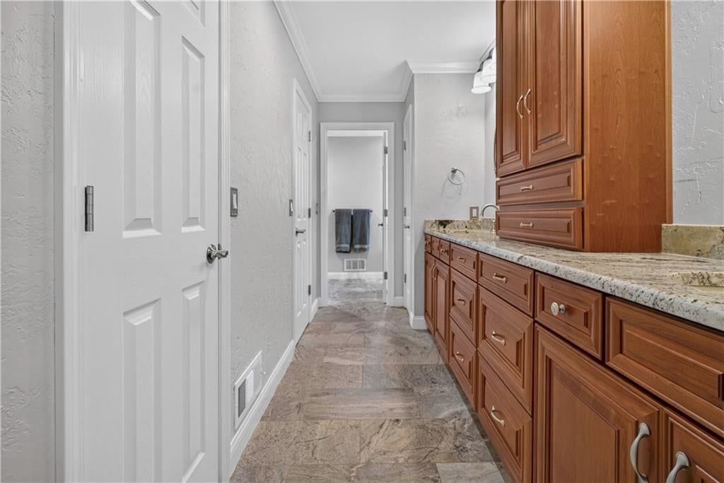 10703 W 124 Street — photo 25