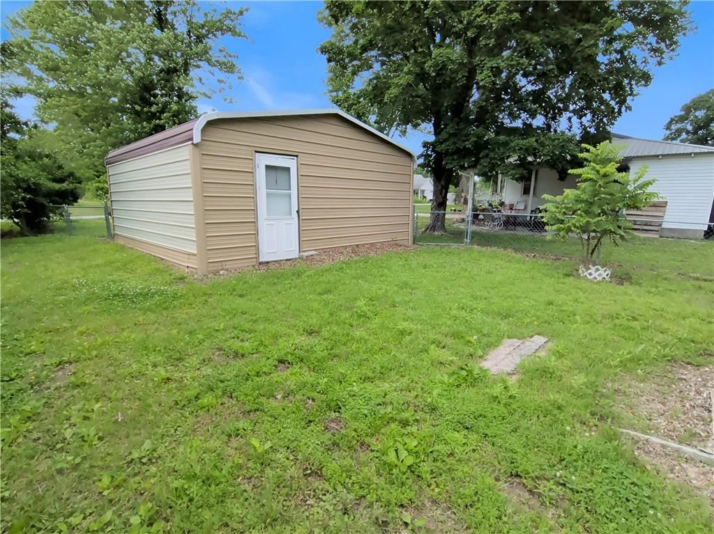 809 S Taylor Street — photo 5
