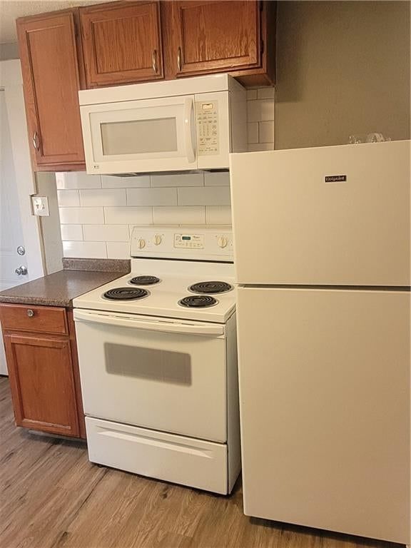 1708 metropolitian Avenue — photo 11