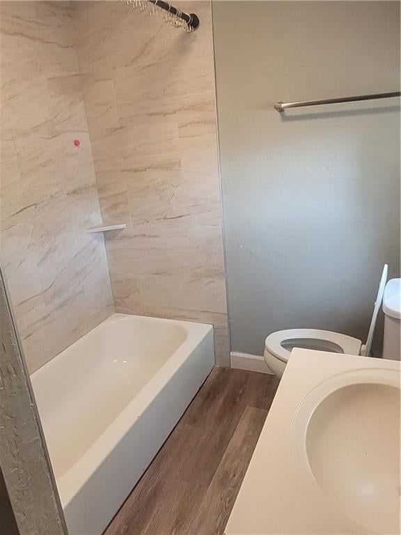 1708 metropolitian Avenue — photo 12