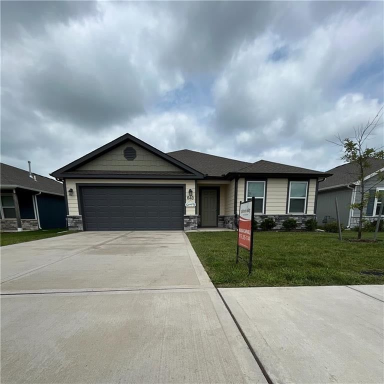 640 Lanesfield Street — photo 1
